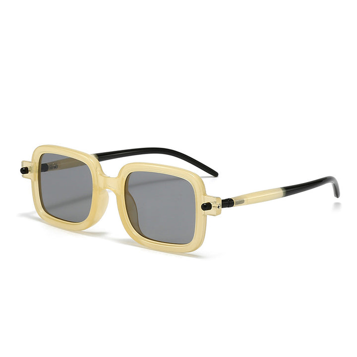 Dame moteriktig kvadratisk brille med stilige detaljer Luvikno
