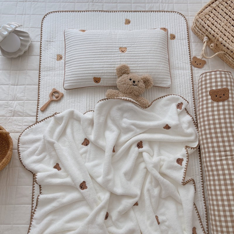 Unisex koseserie med søte bjørnmotiver Luvikno