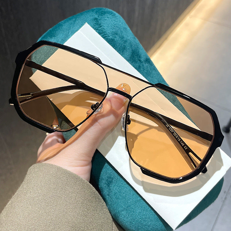 Dame geometrisk solbrille med spesiell ramme og UV-beskyttelse Luvikno