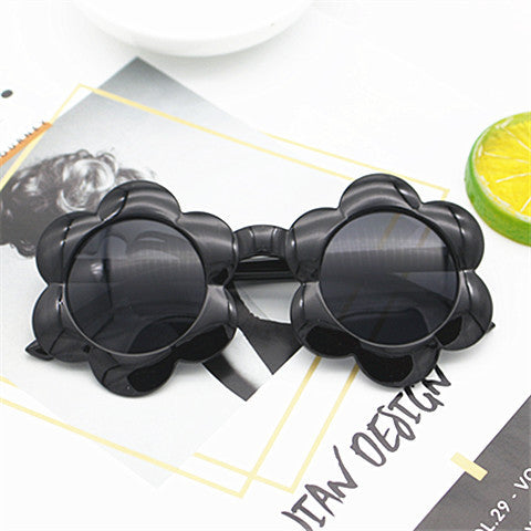 Dame solbrille i leken blomsterdesign Luvikno