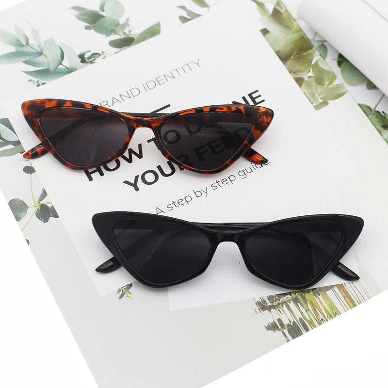 Dame Cat-Eye solbriller med nøye designet ramme Luvikno