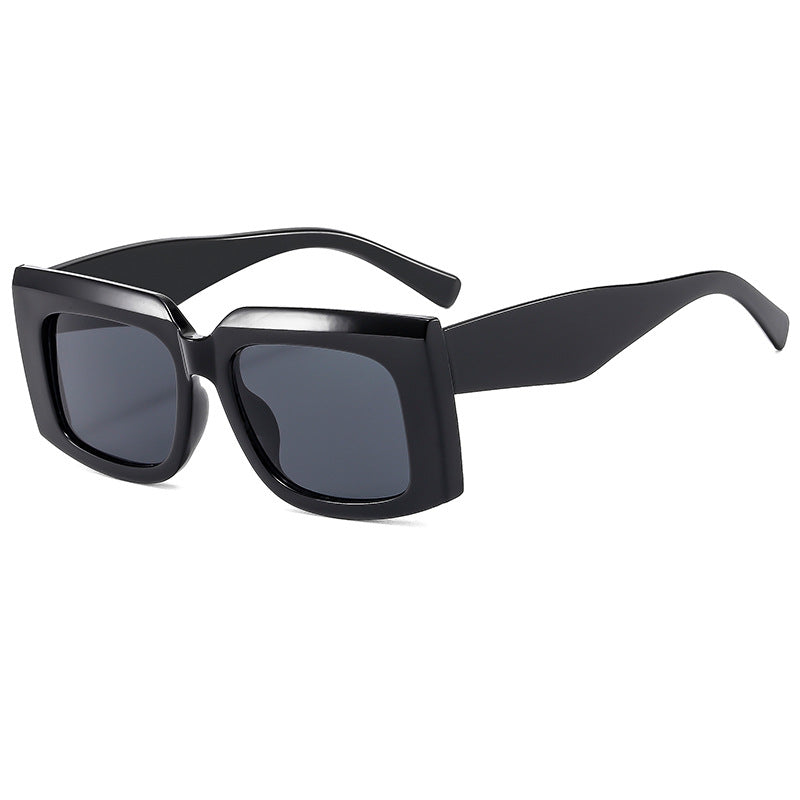 Dame Moda solbrille med markant kvadratisk ramme og UV-beskyttelse Luvikno