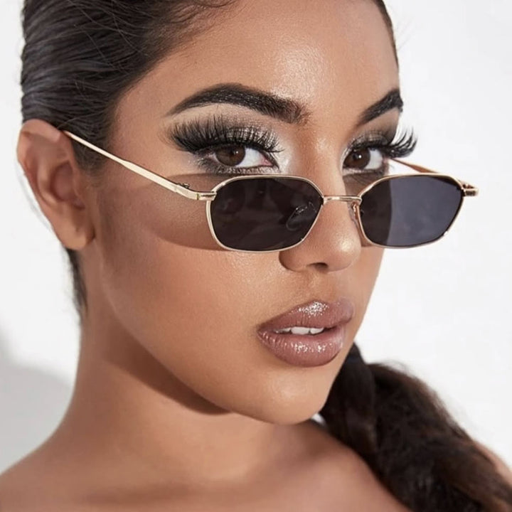 Dame geometrisk solbrille i minimalistisk design Luvikno