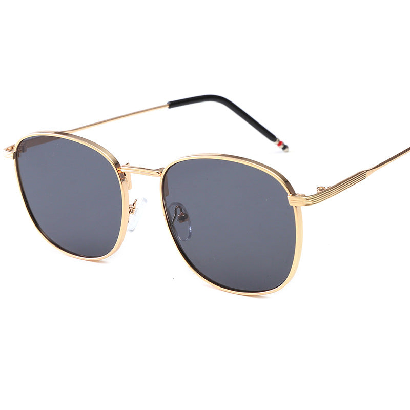 Dame stilige oversized solbriller med glamorøst metallramme Luvikno