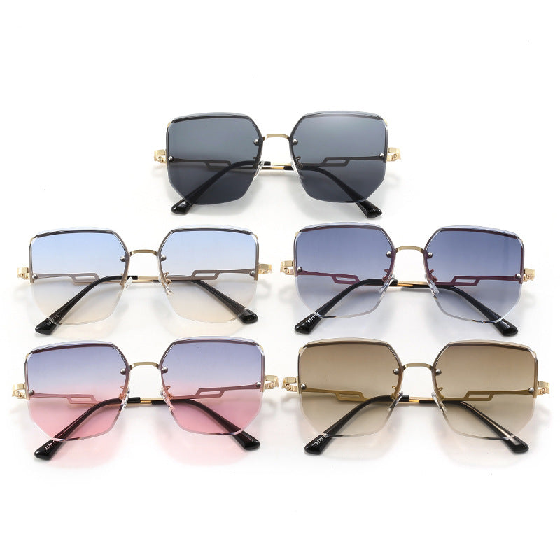 Dame geometrisk designer-solbrille med speilende linser Luvikno