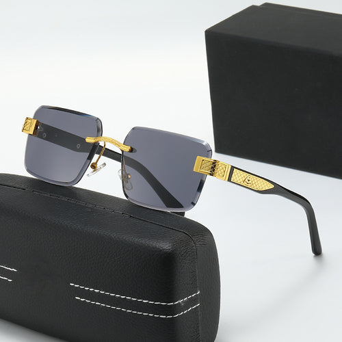 Damer elegant solbrille med luksuriøs, glitrende ramme Luvikno