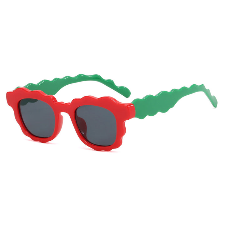 Dame moteriktig solbrille med bølgeramme Luvikno