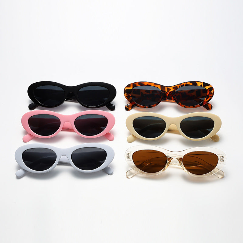 Dame moteriktig solbrille i elegant cat-eye stil Luvikno