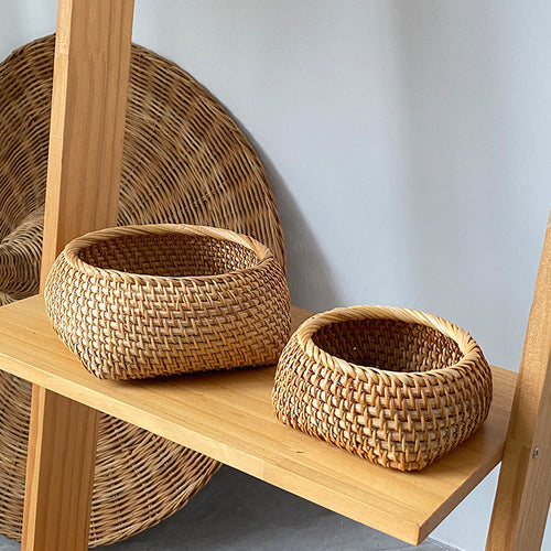 Dame Kurv laget av flettet rattan Luvikno