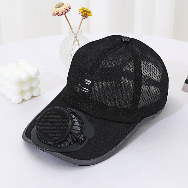 Ventilert baseball cap med integrert solfan i visiret og pustende nett Luvikno