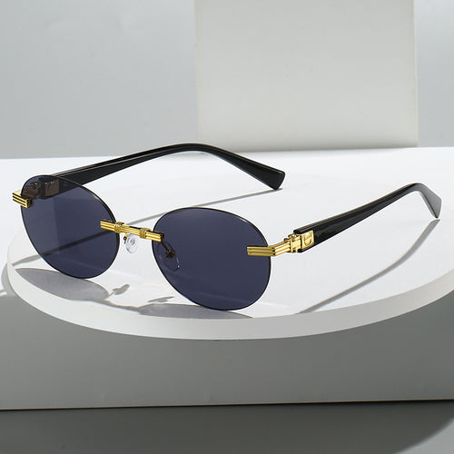 Dame motefull solbrille med gjennomsiktig ramme og fleksibel nesestøtte Luvikno