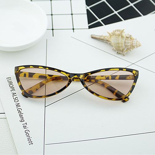 Damer geometrisk designer solbrille i moderne stil Luvikno