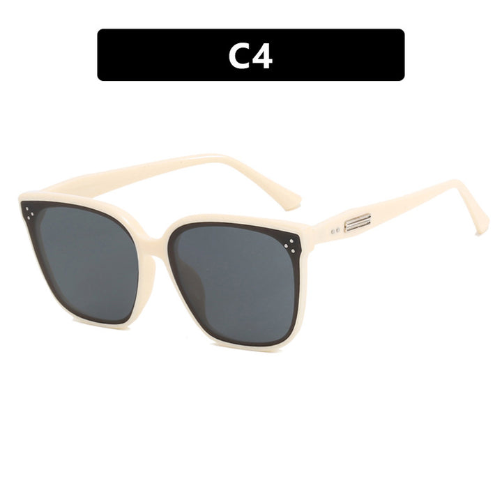 Dame moderne oversized solbrille med elegant, bred ramme Luvikno