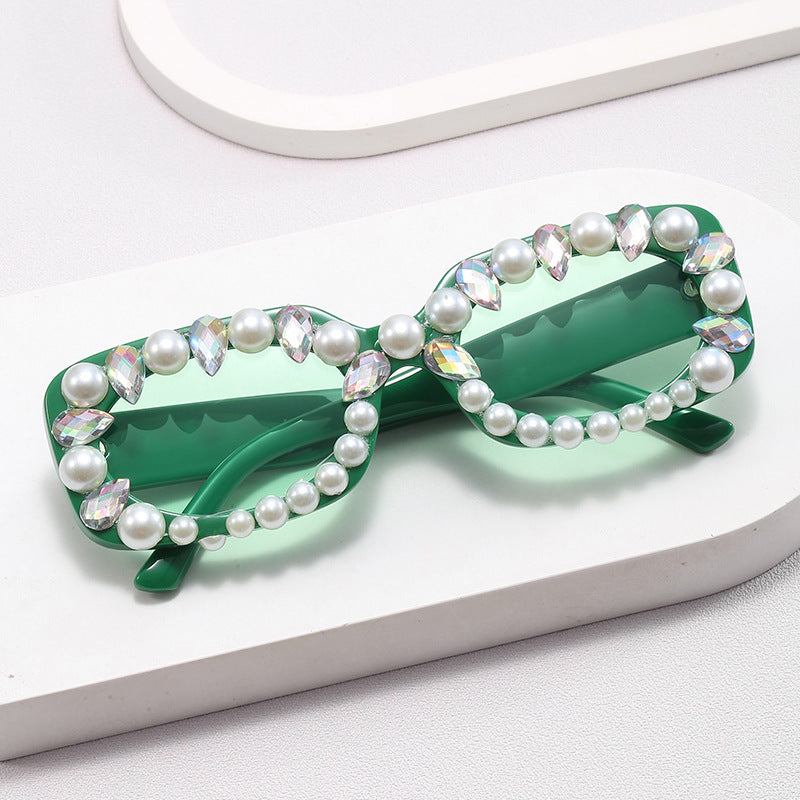 Damer elegant solbrille med perlepynt Luvikno