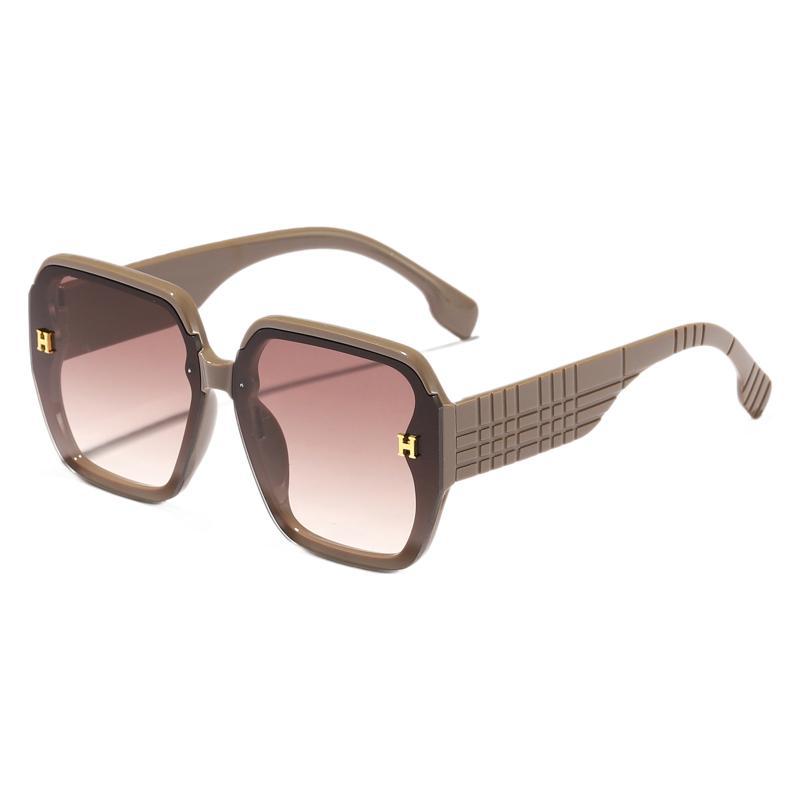 Damer moteriktig solbrille med kvadratisk ramme og trendy glass Luvikno