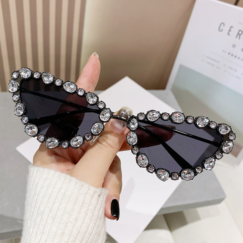 Dame Glamourøs Cat-Eye Solbrille med glitrende Strassdetaljer Luvikno