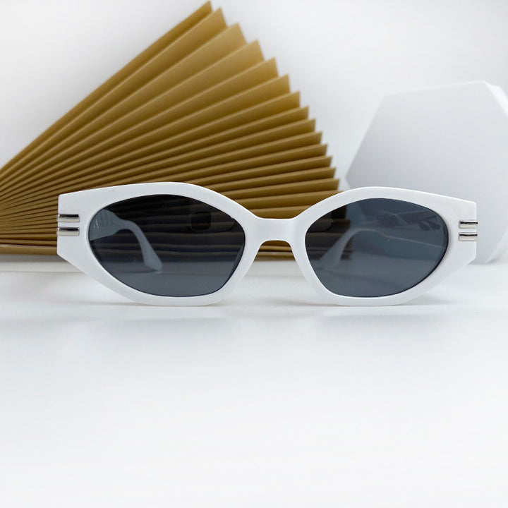 Dame Cat-Eye solbriller i stilfull design med robust ramme Luvikno