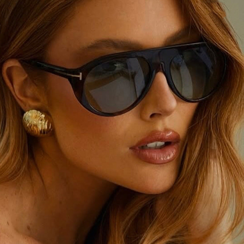 Damen Cat-Eye solbriller med beskyttende UV-filter og speilbelagte linser Luvikno