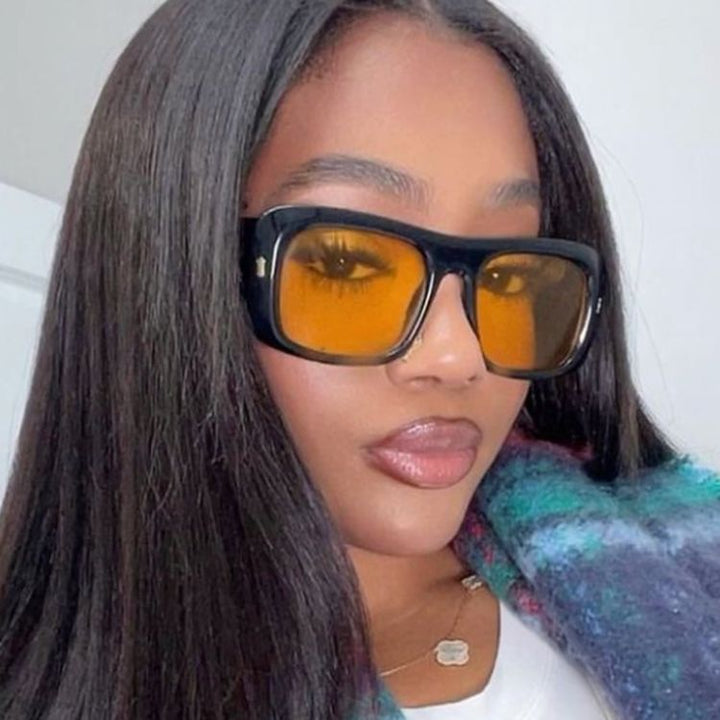 Damen kvadratisk solbrille med refleksjonsbeskyttende linser og moderne ramme konstruksjon Luvikno
