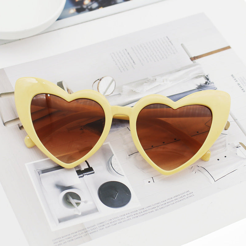 Dame hjerteformet solbrille med glitrende ramme Luvikno
