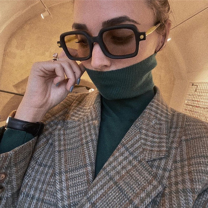 Dame kvadratisk solbrille med iøynefallende og moderne design Luvikno