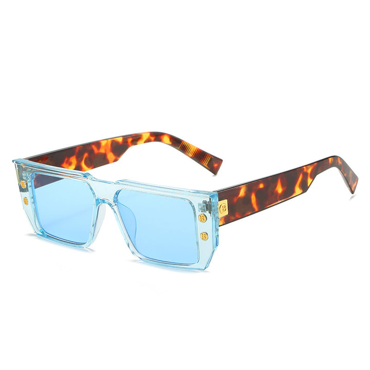 Dame moteriktig klar brille med gyldne detaljer Luvikno