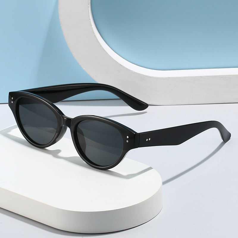 Dame Cat-Eye solbriller med retro-inspirert rammestruktur Luvikno