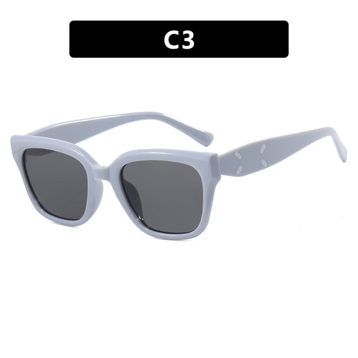 Dame moteriktig kvadratisk solbrille med UV-beskyttelse og elegant plastramme Luvikno