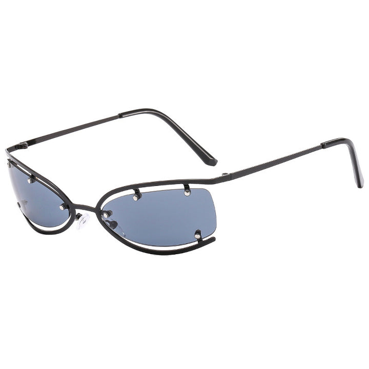 Dame moteriktig solbrille med elegant rammestruktur og trendy linser Luvikno