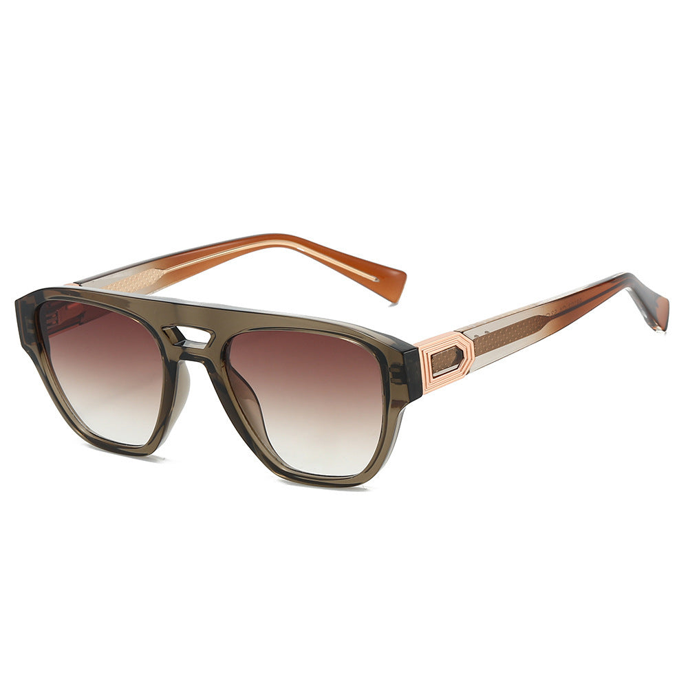 Dame Designer-solbrille med moderne, kantete ramme og gradient Luvikno