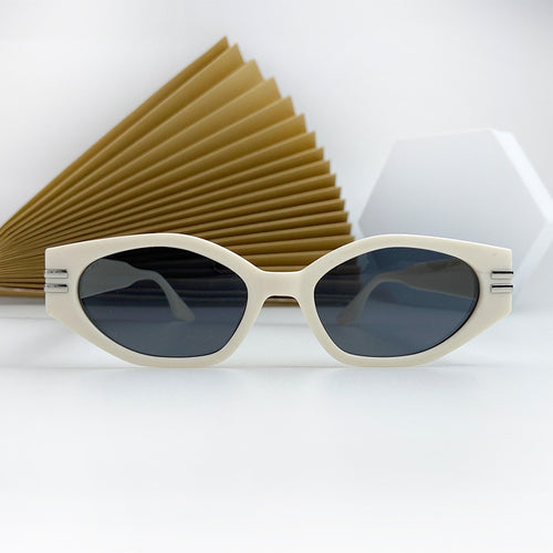 Dame Cat-Eye solbriller i stilfull design med robust ramme Luvikno