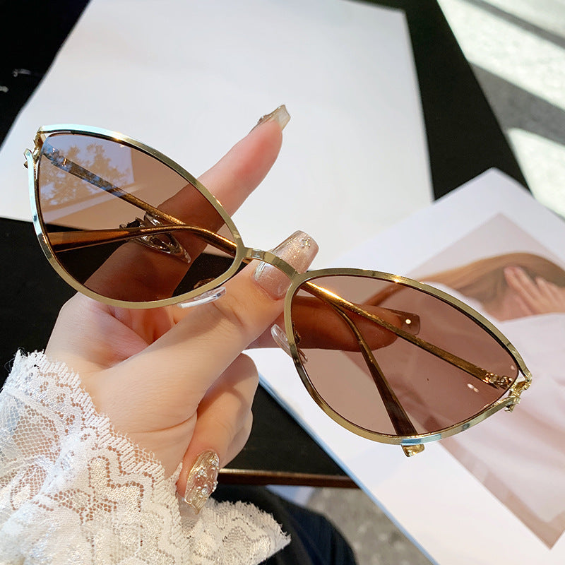 Dame Cat-Eye solbriller med elegant metallramme og UV-beskyttelse Luvikno