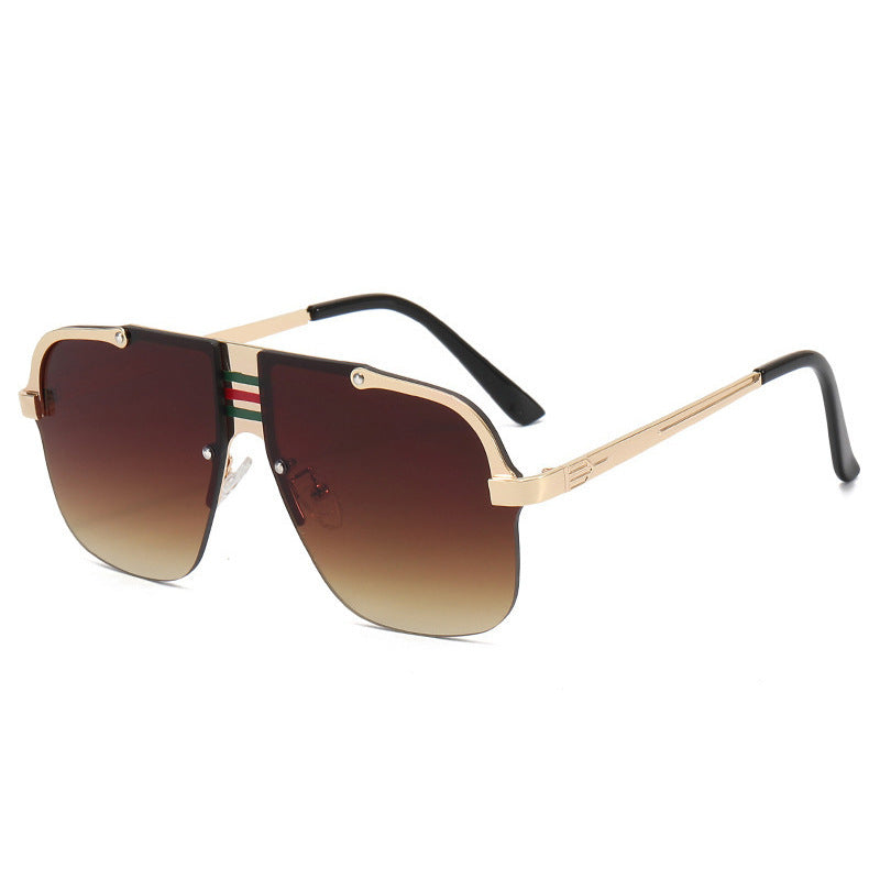 Dame Oversized solbriller med unike, gradient linser og markant metallramme Luvikno