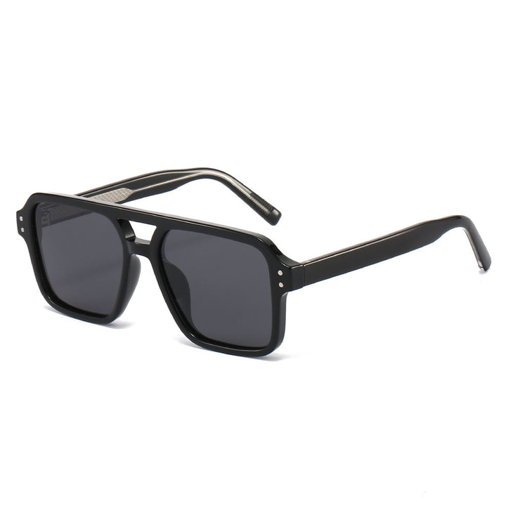 Damer mote solbrille i elegant skilpaddedesign Luvikno