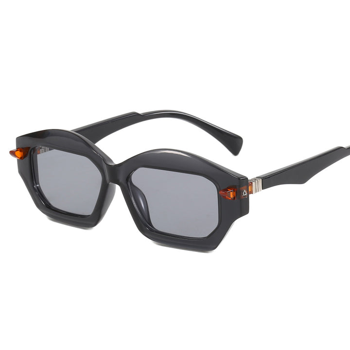 Damer moderne solbrille med iøynefallende ramme Luvikno