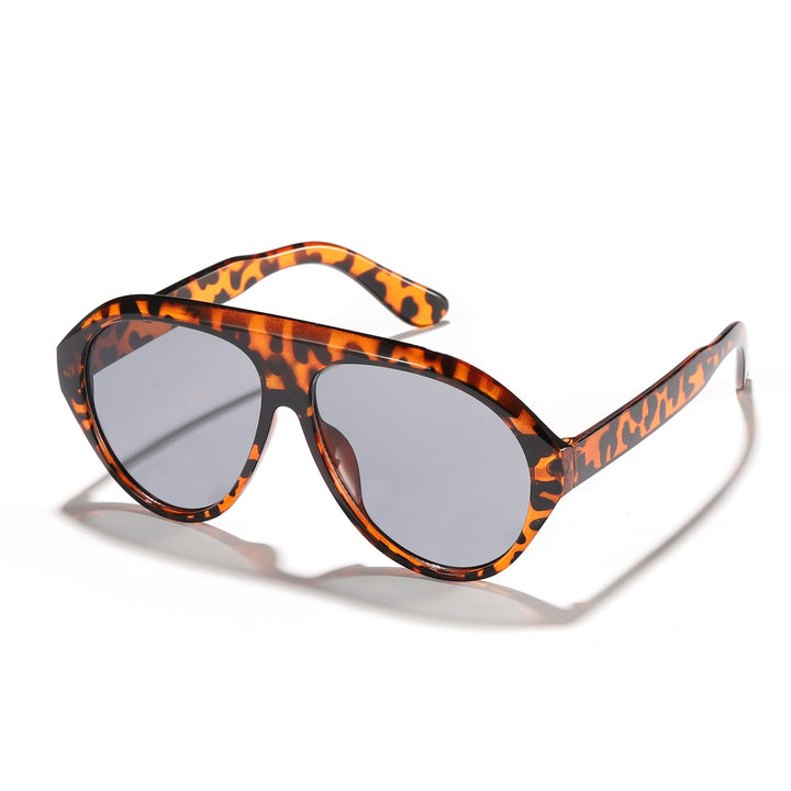 Dame solbrille med markant design og innovativ ramme Luvikno