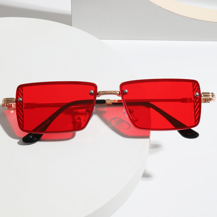 Dame Elegant kvadratisk solbrille med raffinerte rammedetaljer Luvikno