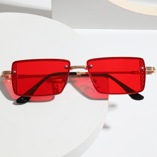 Dame Elegant kvadratisk solbrille med raffinerte rammedetaljer Luvikno