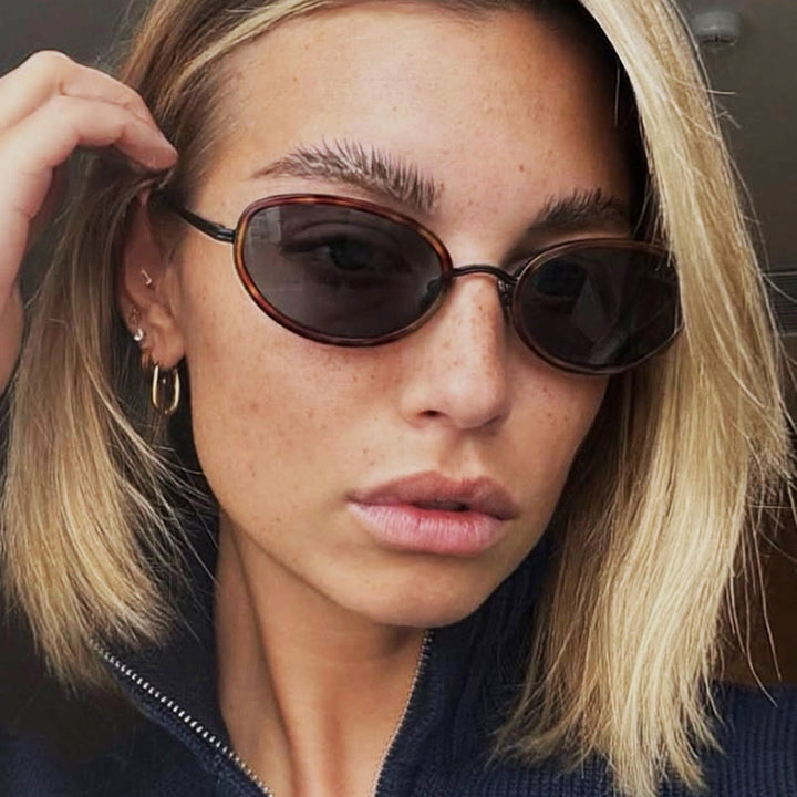 Dame elegant rund solbrille med moderne metallramme Luvikno