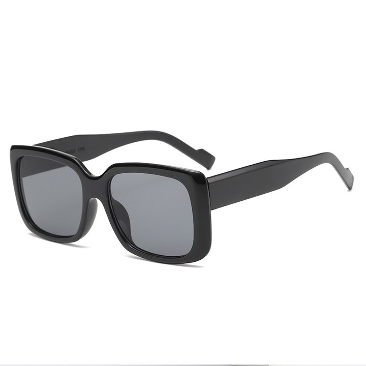 Dame moteriktig kvadratisk solbrille med gjennomsiktig ramme og innovativt design Luvikno