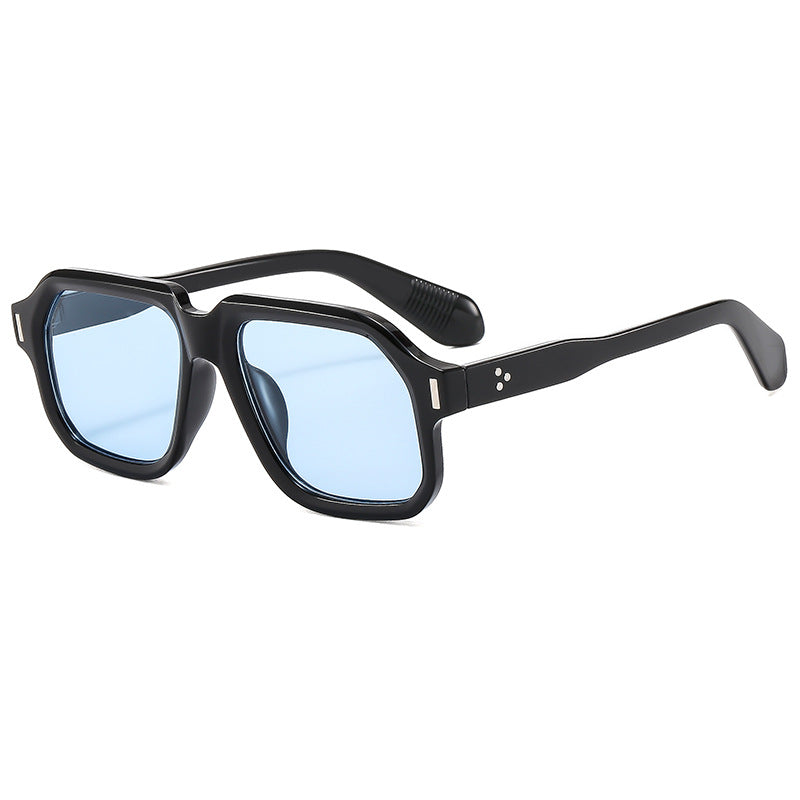 Damer elegant og stilfull solbrille i moderne design Luvikno