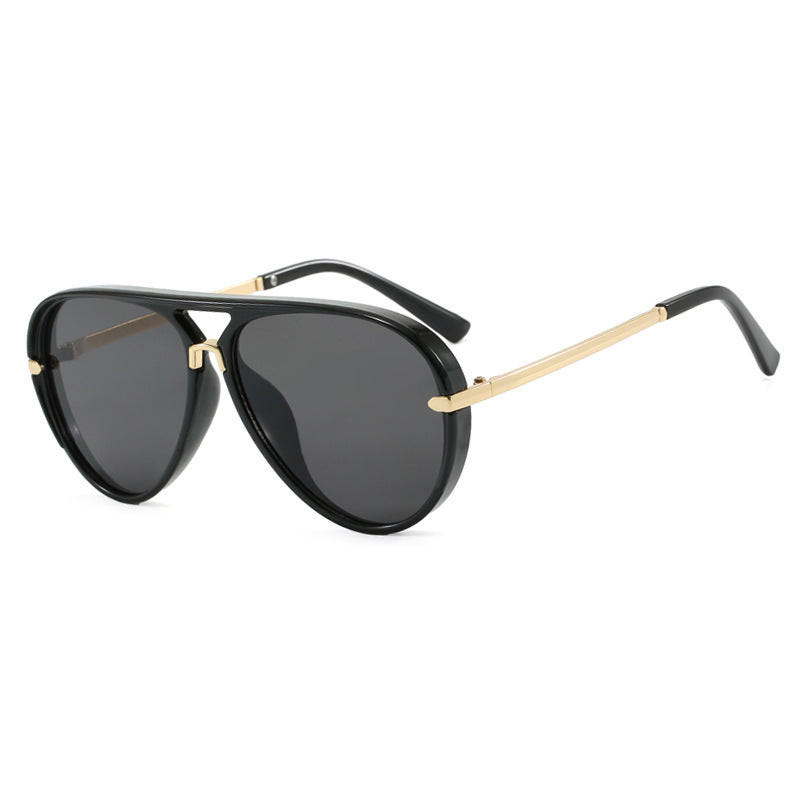 Dame moteriktig piloten solbrille med elegante metallakenter Luvikno