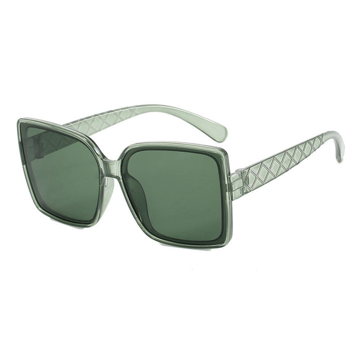 Dame moteriktig kvadratisk solbrille med elegant ramme Luvikno