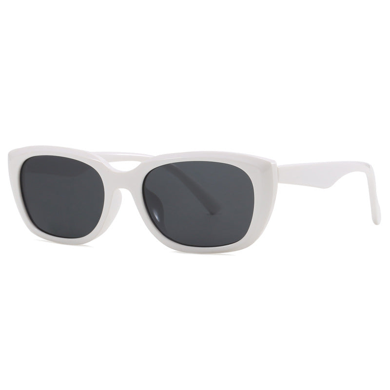 Dame trendy cat-eye solbriller i minimalistisk design Luvikno