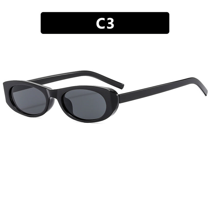 Dame moteriktig solbrille i elegant oval ramme Luvikno