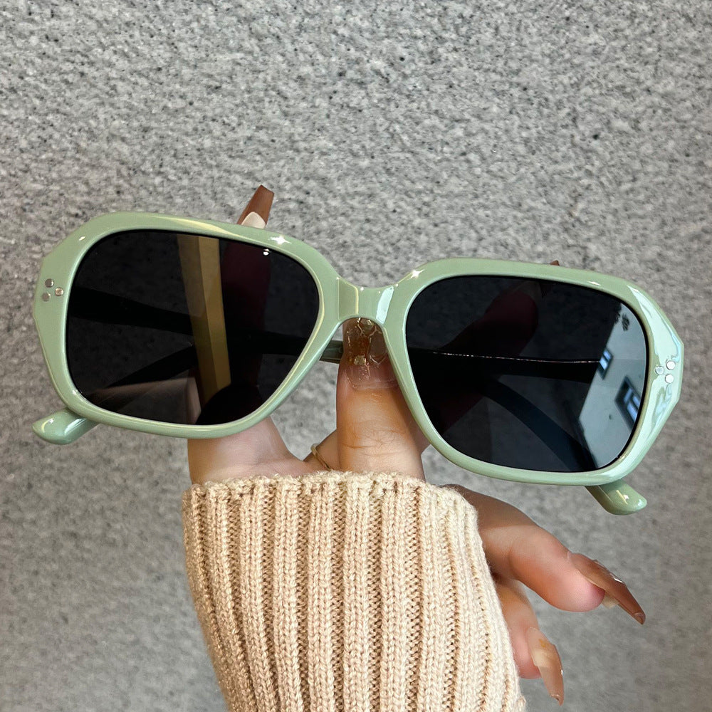Dame moteriktig oversized solbrille i elegant design Luvikno