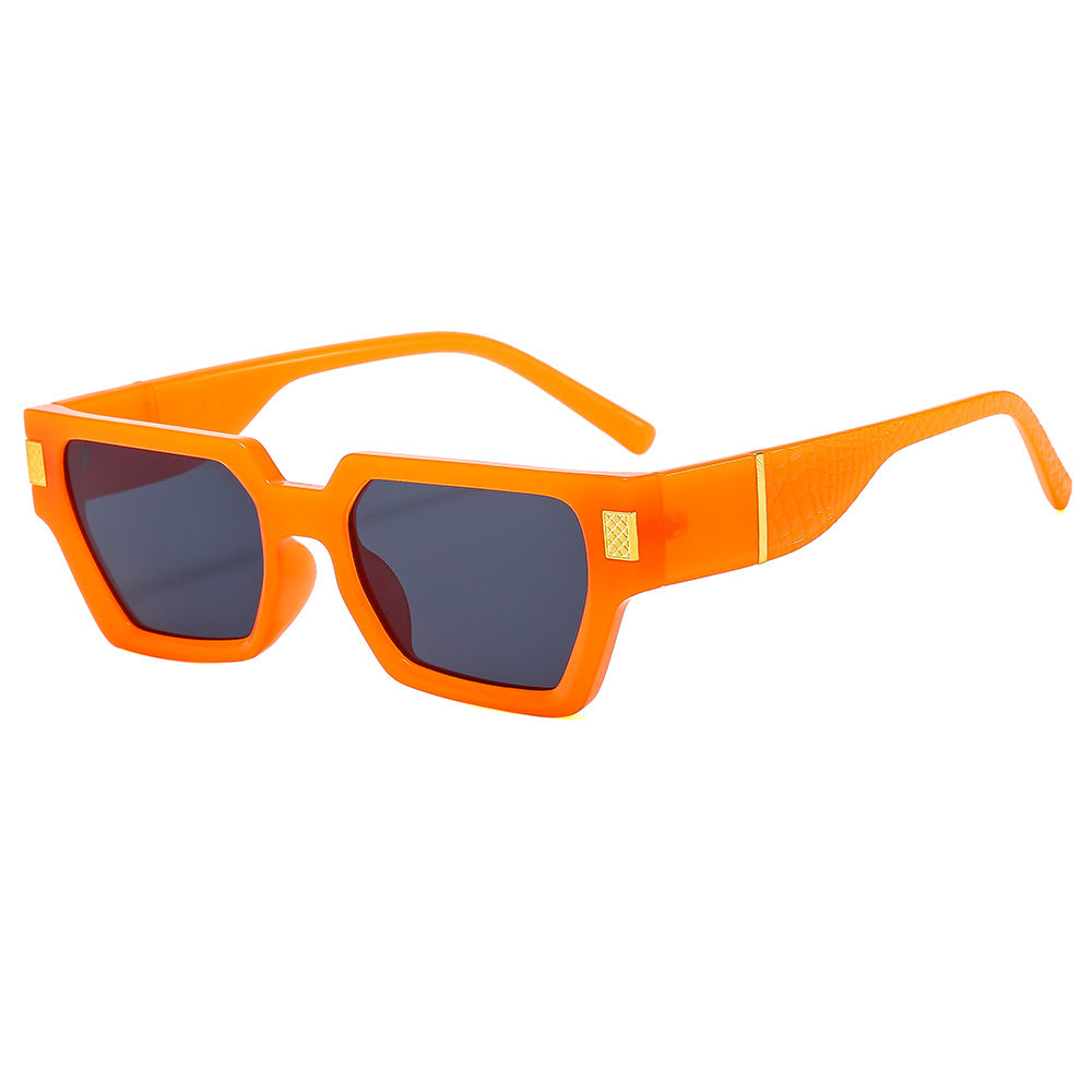 Dame Modish solbrille i markant design med Honeyglass og strukturert ramme Luvikno