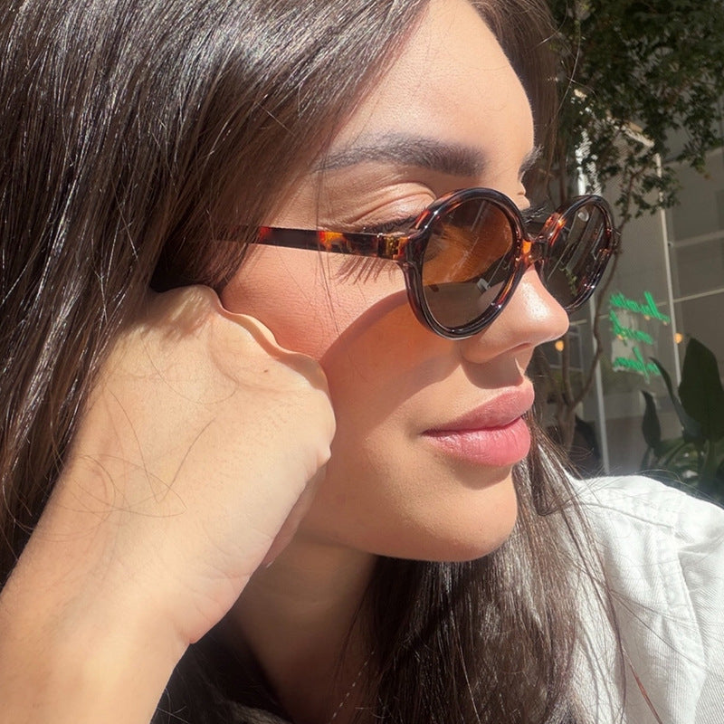 Dame moteriktig retro-inspirert solbrille Luvikno
