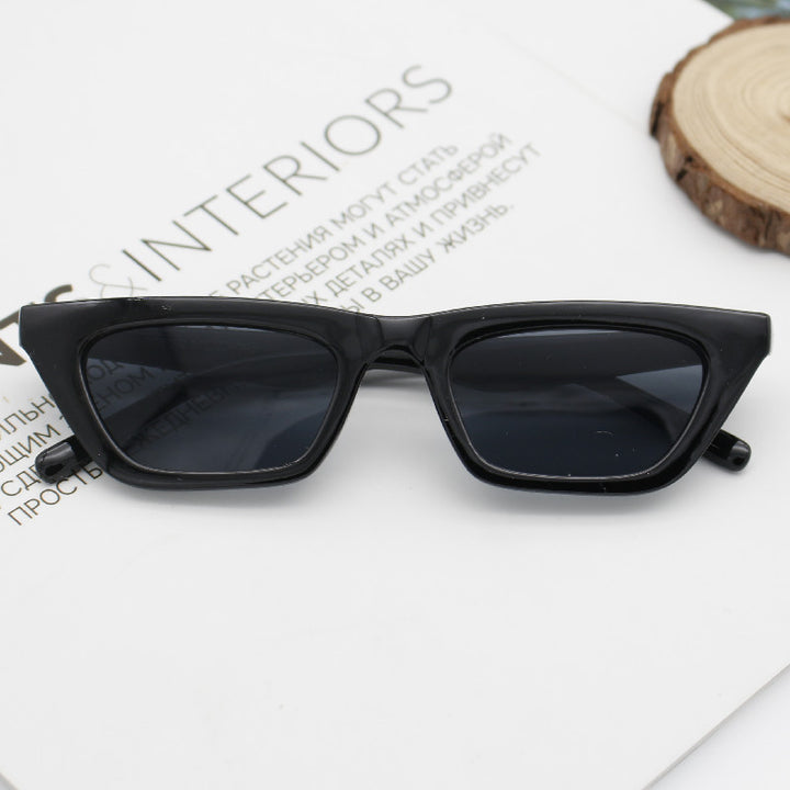 Dame geometrisk solbrille med raffinert plastikkramme Luvikno