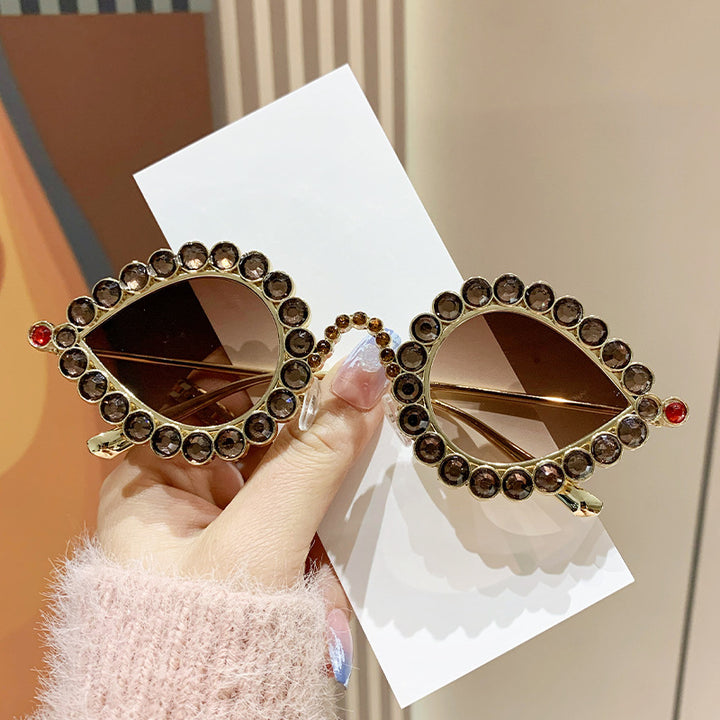 Dame Glamourøse solbriller med glitrende strass-detaljer Luvikno
